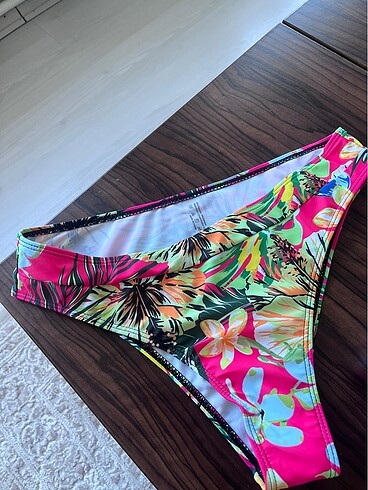 l Beden Askısız Bikini Takımı