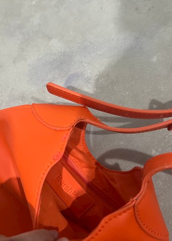Bershka Turuncu Deri Tokalı Kadın Çanta
