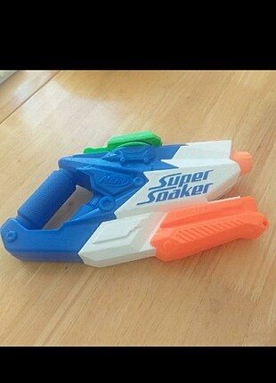 Nerf su tabancası 