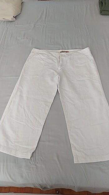 Beyaz keten kapri pantolon 