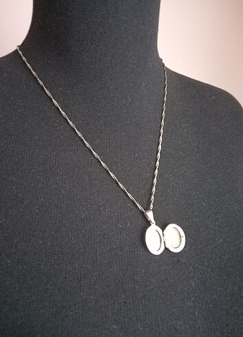 Beden gri Renk GÜMÜŞ KOLYE 925 ayar içine fotoğraf konulan kapaklı oval kolye