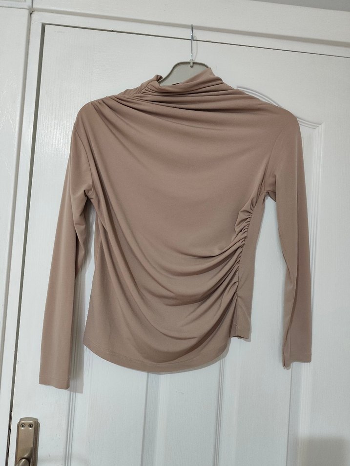Drapeli Boğazlı Bej Kadın Bluz - Görsel 2