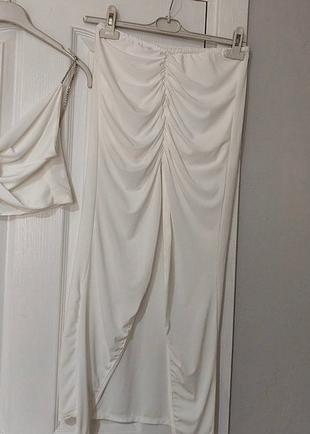 Taş askılı crop top ve büzgü detay astarlı etek takım - Görsel 5