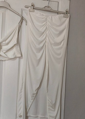 Taş askılı crop top ve büzgü detay astarlı etek takım - Görsel 6