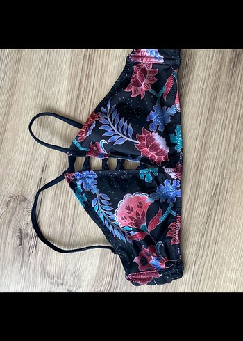 LC Waikiki Bohem Çiçek Desenli bikini Üstü