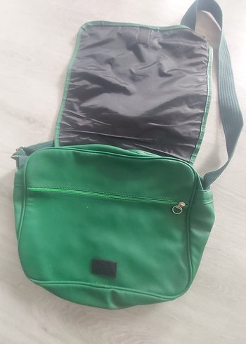 Lacoste lacoste postacı çanta