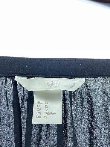 s Beden siyah Renk H&M Bluz %70 İndirimli.