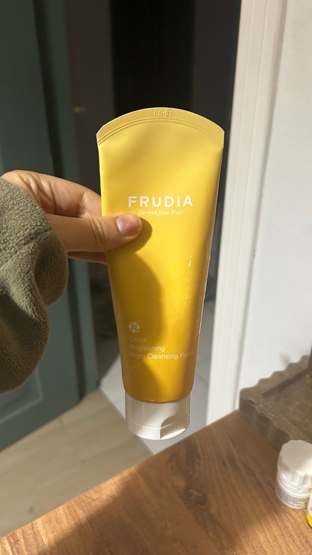 Frudia Citrus Aydınlatıcı Yüz Temizleme Köpüğü - Görsel 3