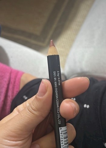 Koyu Bej Dudak Kalemi Kiko - Görsel 2