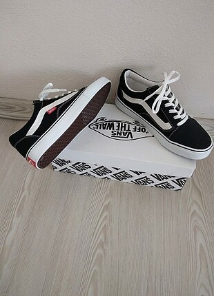 Vans siyah
