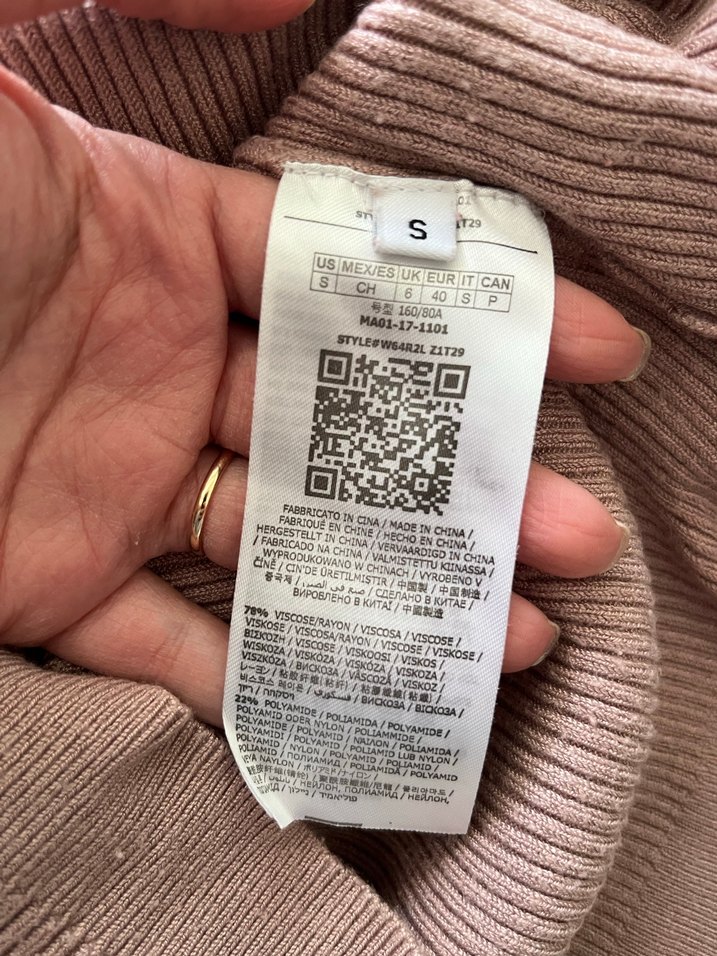 Guess Gül Kurusu Kazak - Görsel 3