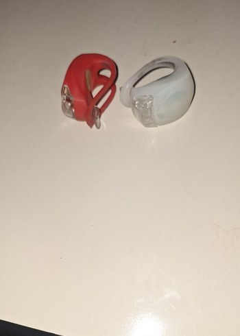 Kırmızı Renkli Mum ve Mumluk - Görsel 2