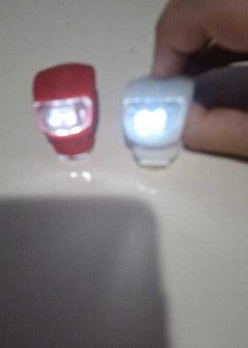 Kırmızı Renkli Mum ve Mumluk - Görsel 4