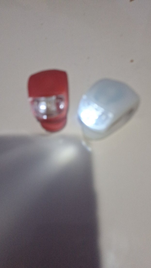 Kırmızı Renkli Mum ve Mumluk - Görsel 5