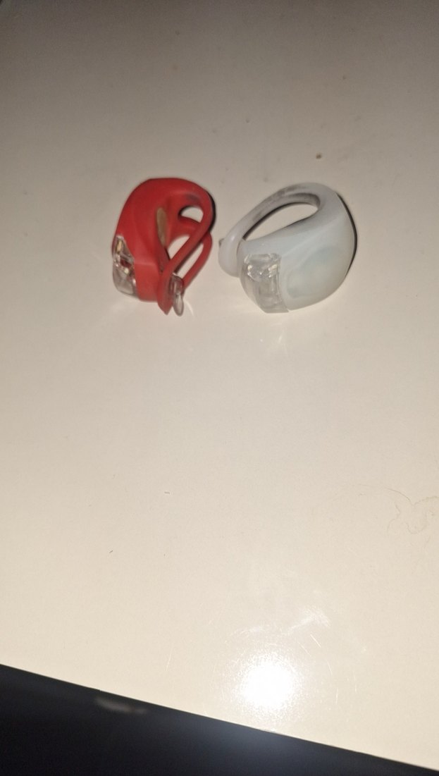 Kırmızı Renkli Mum ve Mumluk - Görsel 2