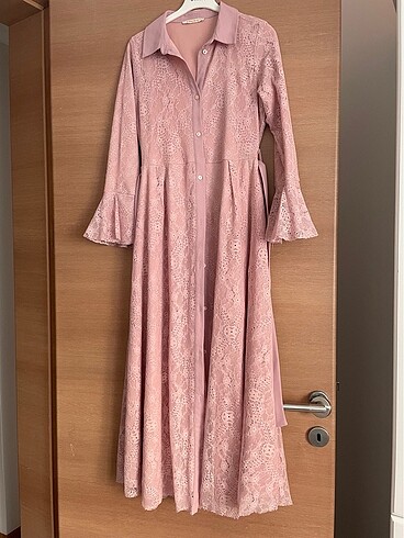Pudra pembe 40 beden güpürlü uzun elbise