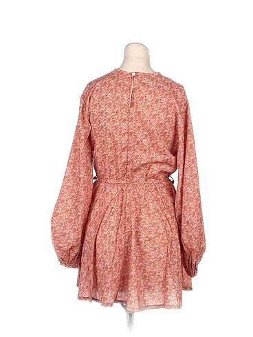 s Beden PreLoved Kısa Elbise %70 İndirimli.