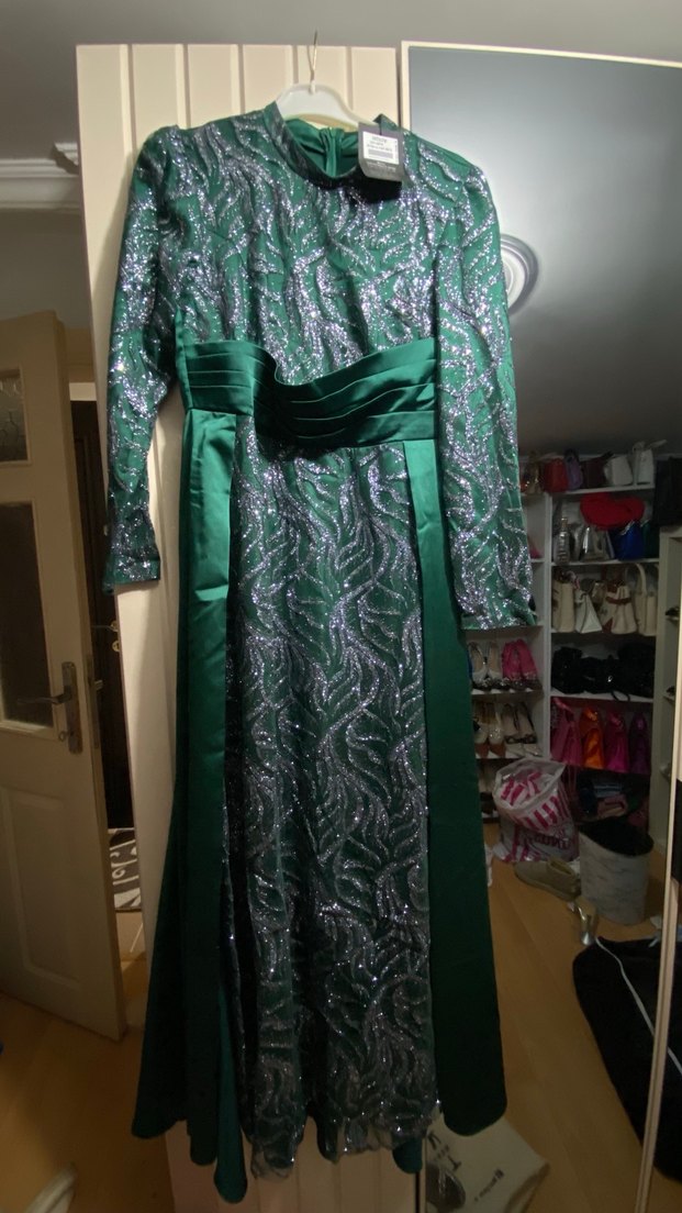 Yılan Desenli Uzun Yeşil Abiye Elbise - Görsel 2