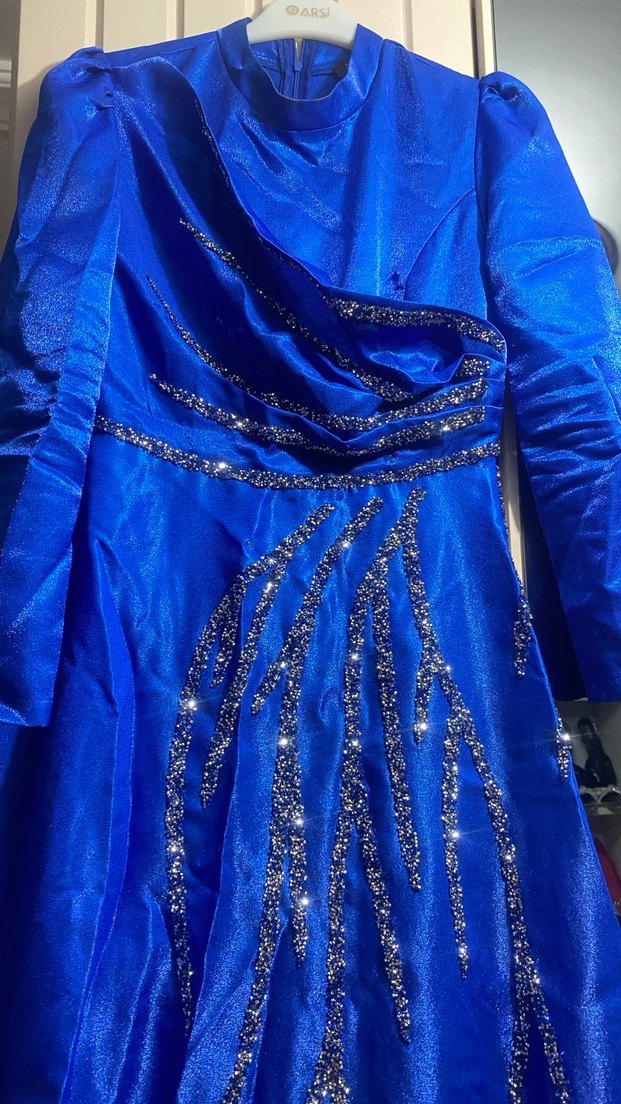 Uzun Kollu Mavi İşlemeli Abiye Elbise - Görsel 3