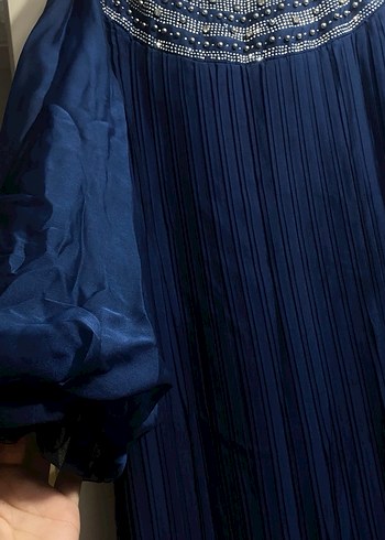 Uzun Kollu Lacivert İşlemeli Kadın Abiye - Görsel 4