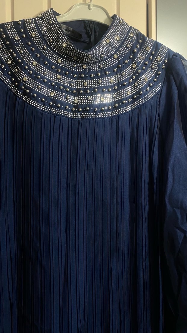 Uzun Kollu Lacivert İşlemeli Kadın Abiye - Görsel 2