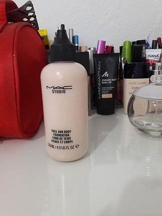 Mac Studio Face And Body Fondöten C2 Rengi