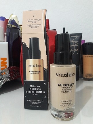 Smashbox Studio Skin Fondöten Renk No 1.1
