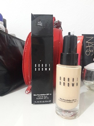 Bobbi Brown Skin Fondöten 15Spf Warm Ivory Rengi
