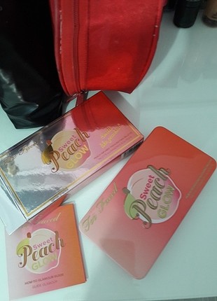 Too Faced Sweet Peach Glow Aydınlatıcı Palet