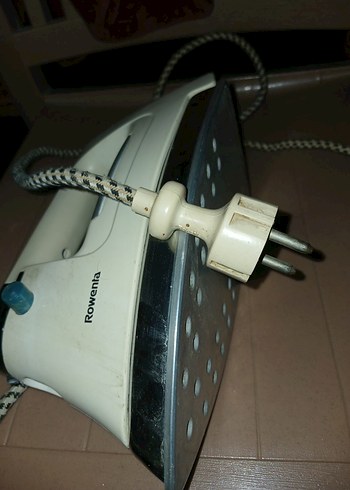 Beyaz klasik ütü Rowenta arızalı - Görsel 2