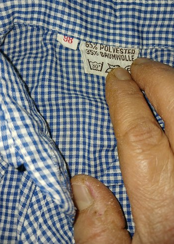 3 yaş çocuk gömleği 98 yazıyor etikette - Görsel 2