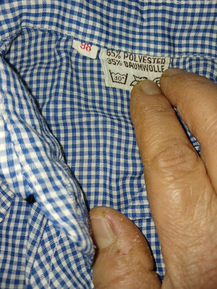 3 yaş çocuk gömleği 98 yazıyor etikette - Görsel 2