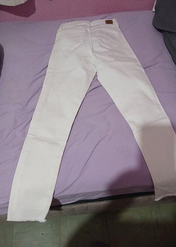 Beyaz İşlemeli Kadın Midi Jean - Görsel 4