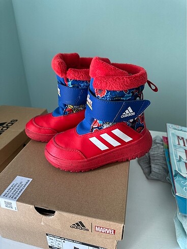 27 Beden Adidas winterplay spider man bot