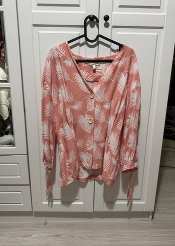 Pembe bel detaylı çiçekli gömlek - Görsel 3