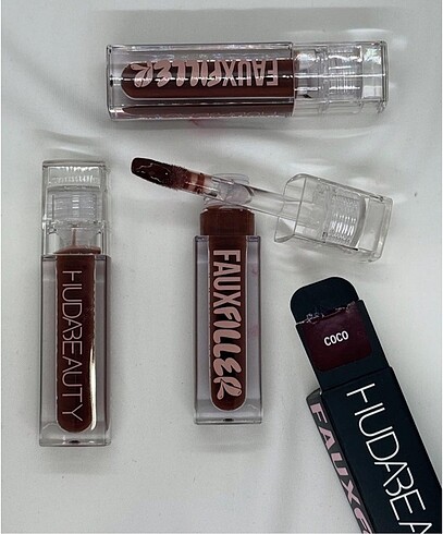 Huda beauty lip gloss coco