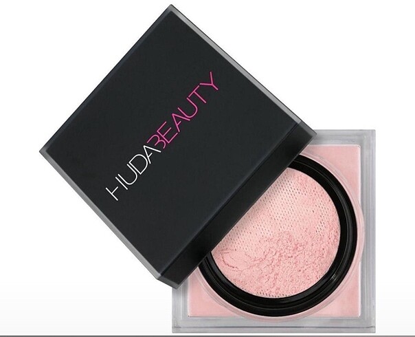Huda beauty pudra