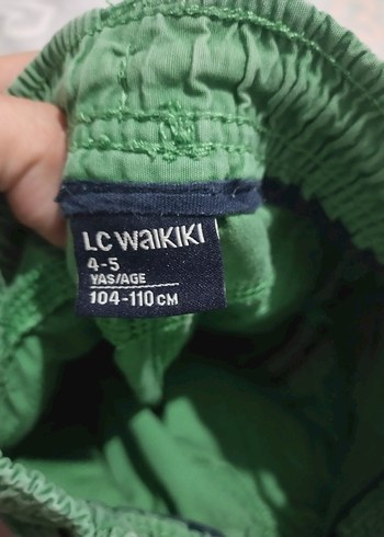 LC Waikiki Erkek Çocuk Yeşil Bol Kesim Kemerli Şort