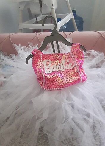 Barbie kostüm kız çocukların en çok tercih ettiği model 