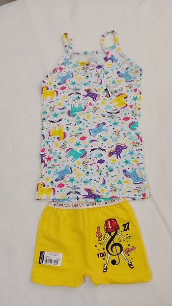 Kız çocuk atlet boxer