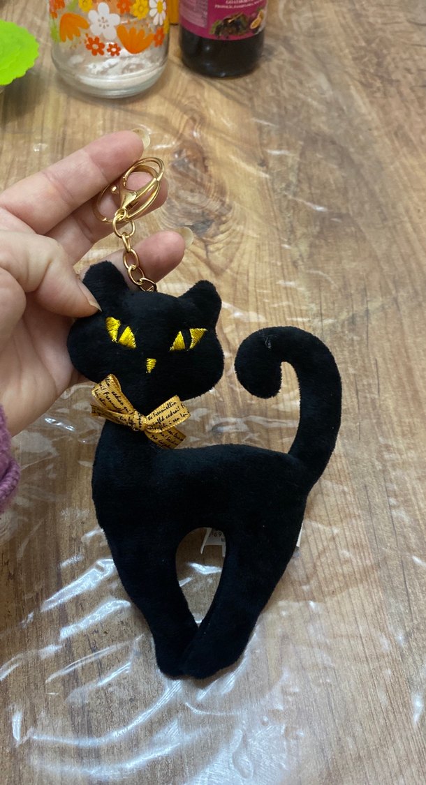 Kedili Siyah Goth Anahtarlık - Görsel 2