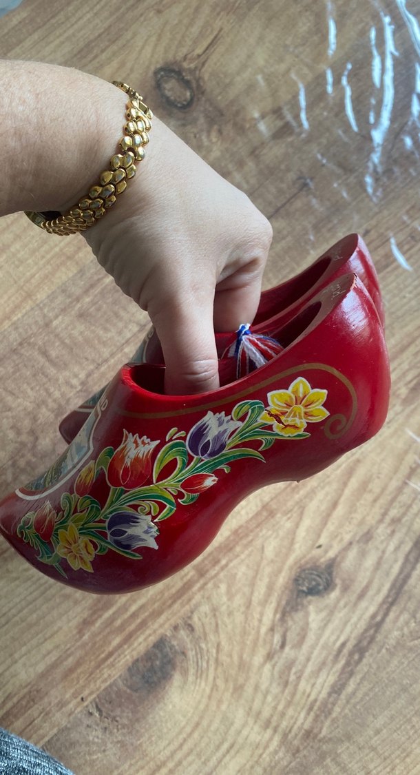 Holland Kırmızı Ahşap Terlik Biblo - Görsel 2