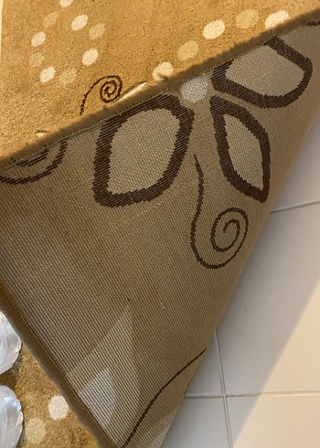 Kahverengi Çiçek Desenli Halı - Görsel 4