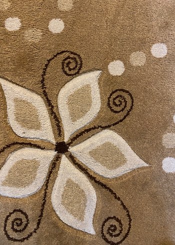 Kahverengi Çiçek Desenli Halı - Görsel 3