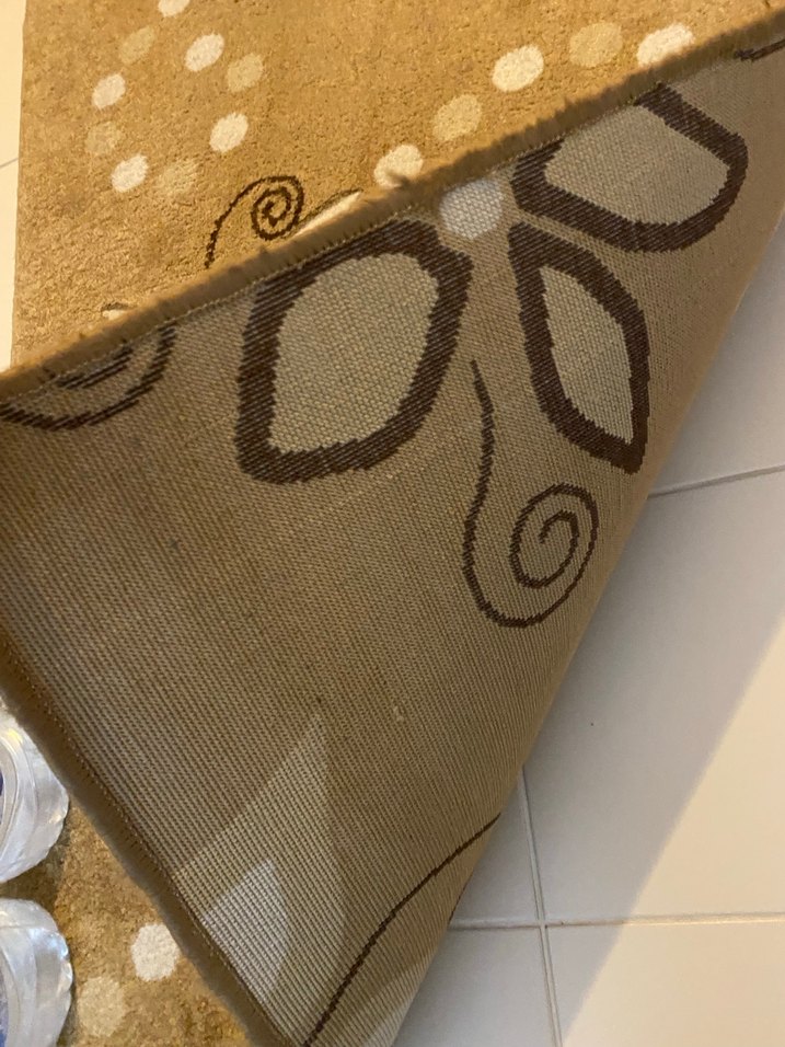 Kahverengi Çiçek Desenli Halı - Görsel 4