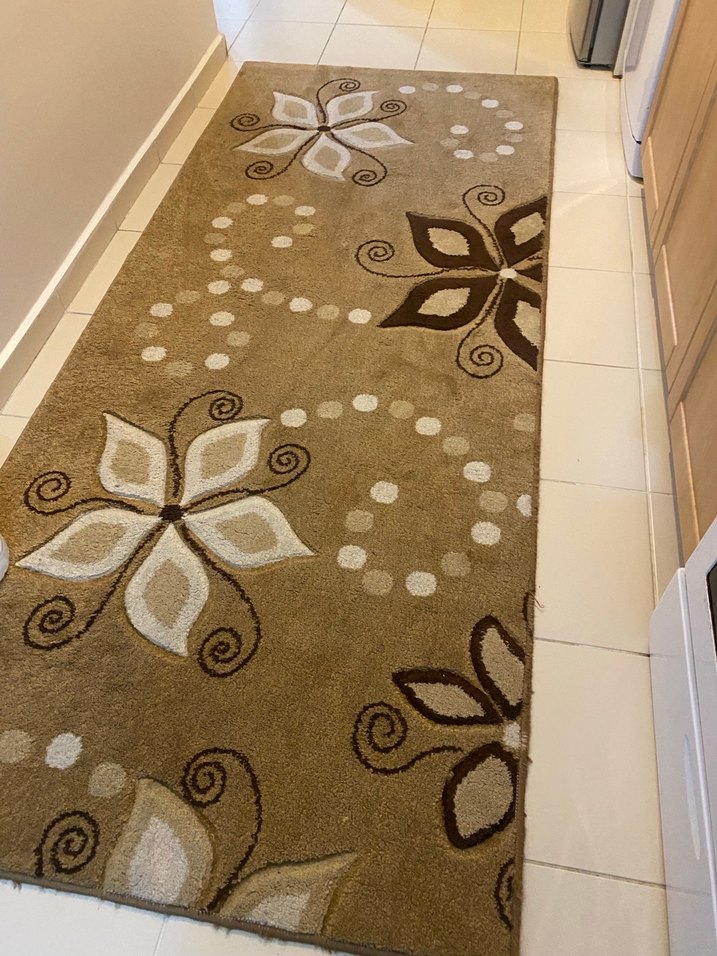 Kahverengi Çiçek Desenli Halı - Görsel 2