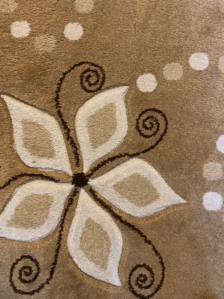 Kahverengi Çiçek Desenli Halı - Görsel 3