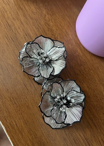 Zara Vintage Bohem Çiçek Desenli Mini Küpe