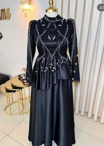 Siyah Nakışlı Uzun Kollu Gotik Abiye Elbise