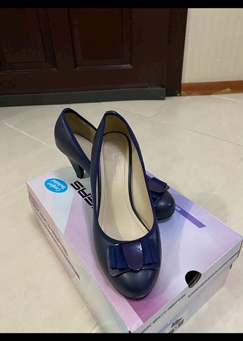 Klasik Modern Koyu Mavi Tokalı Stiletto